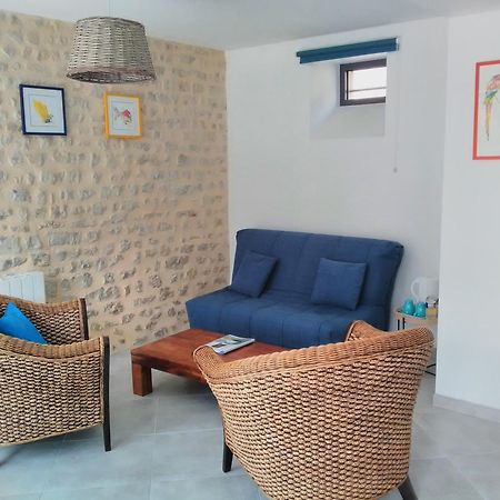 La Maison Periot Trevieres Phòng bức ảnh