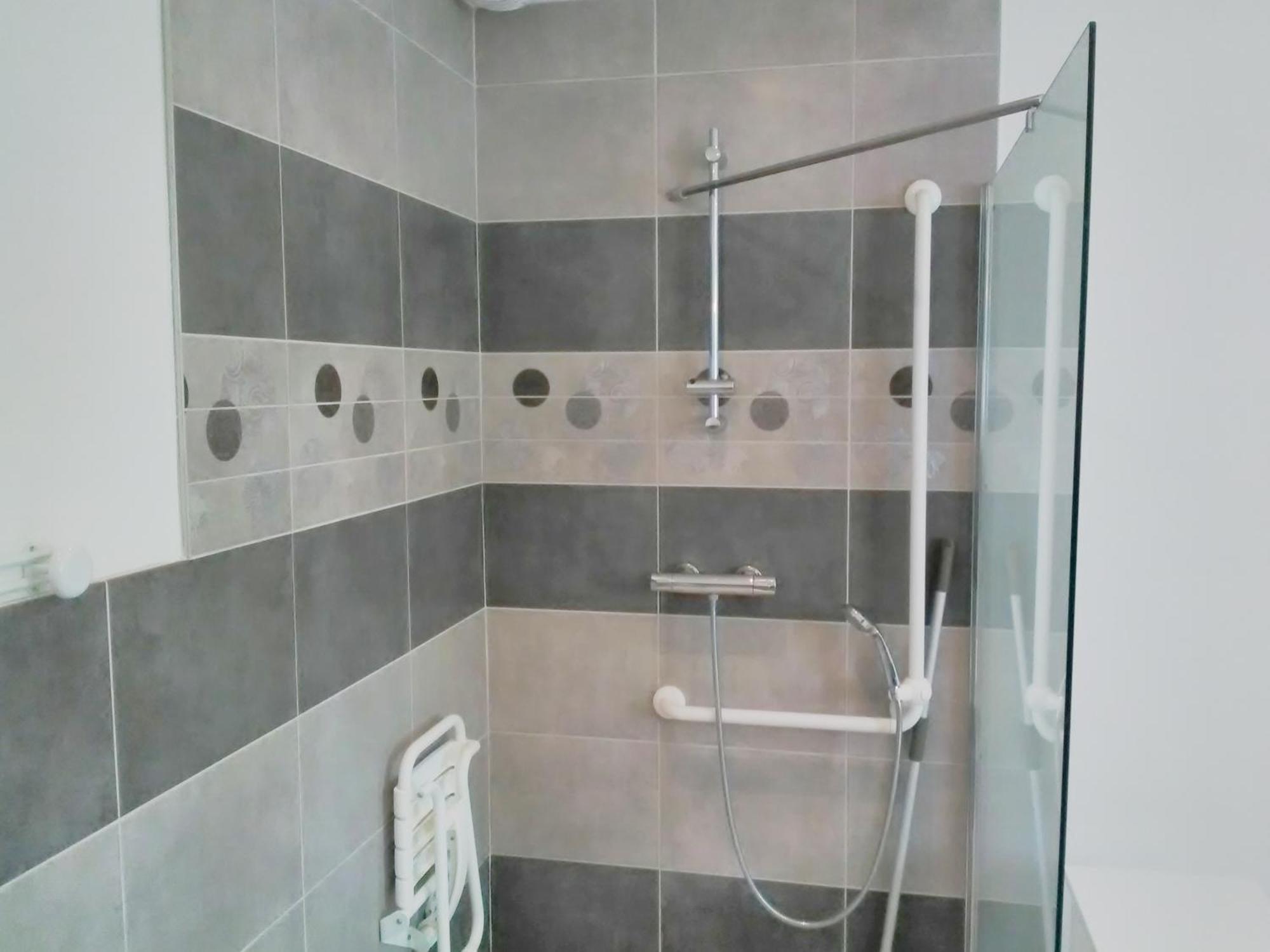 La Maison Periot Trevieres Phòng bức ảnh